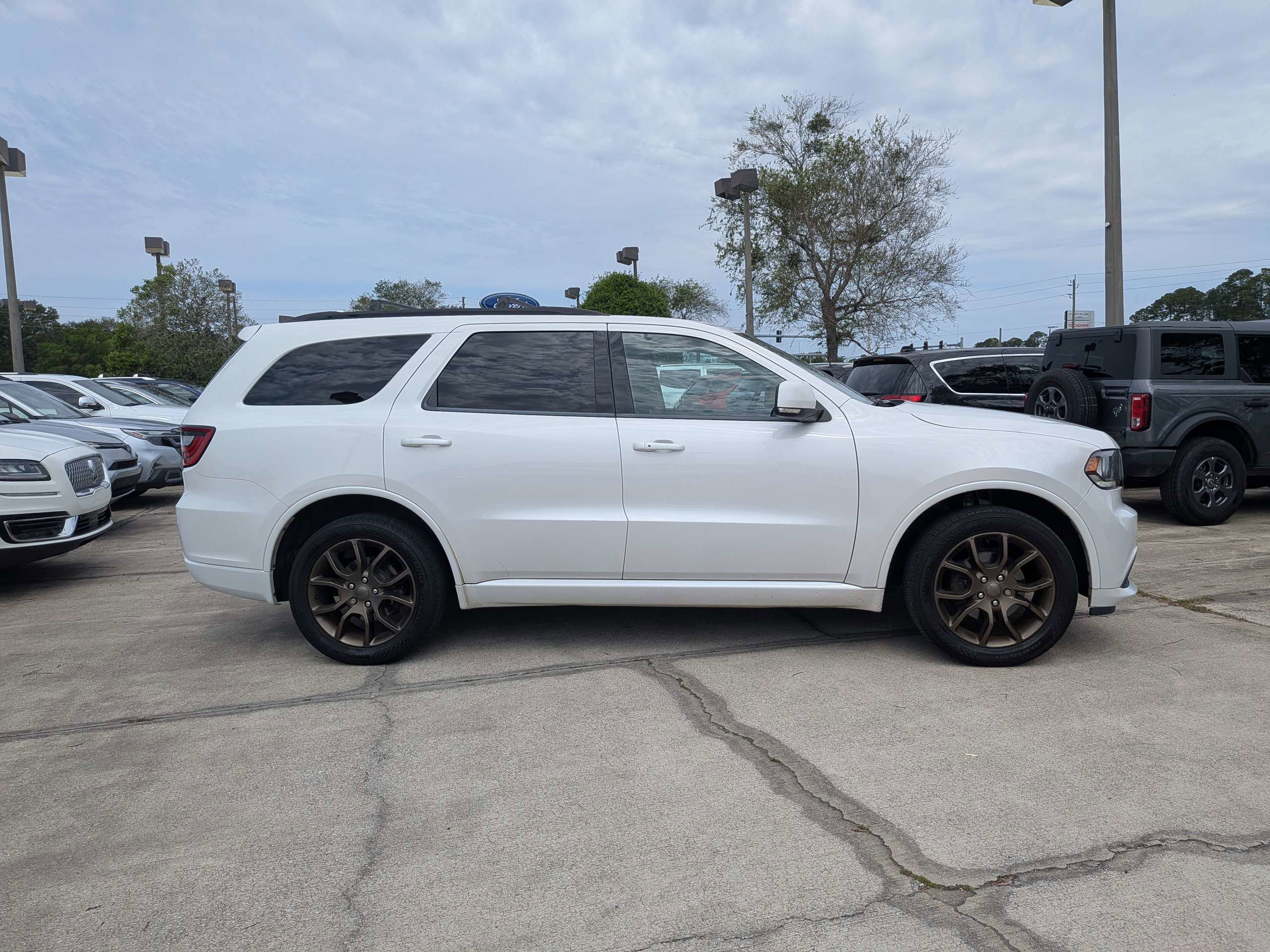 Used 2017 Dodge Durango GT w/ Premium Group AWD/4WD image 2