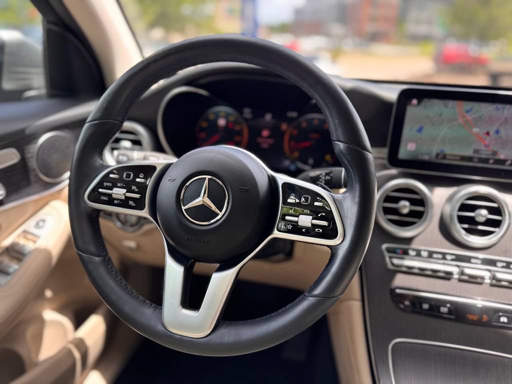 Used 2022 Mercedes-Benz GLC 300 4MATIC w/ Multimedia Package Lite image 23
