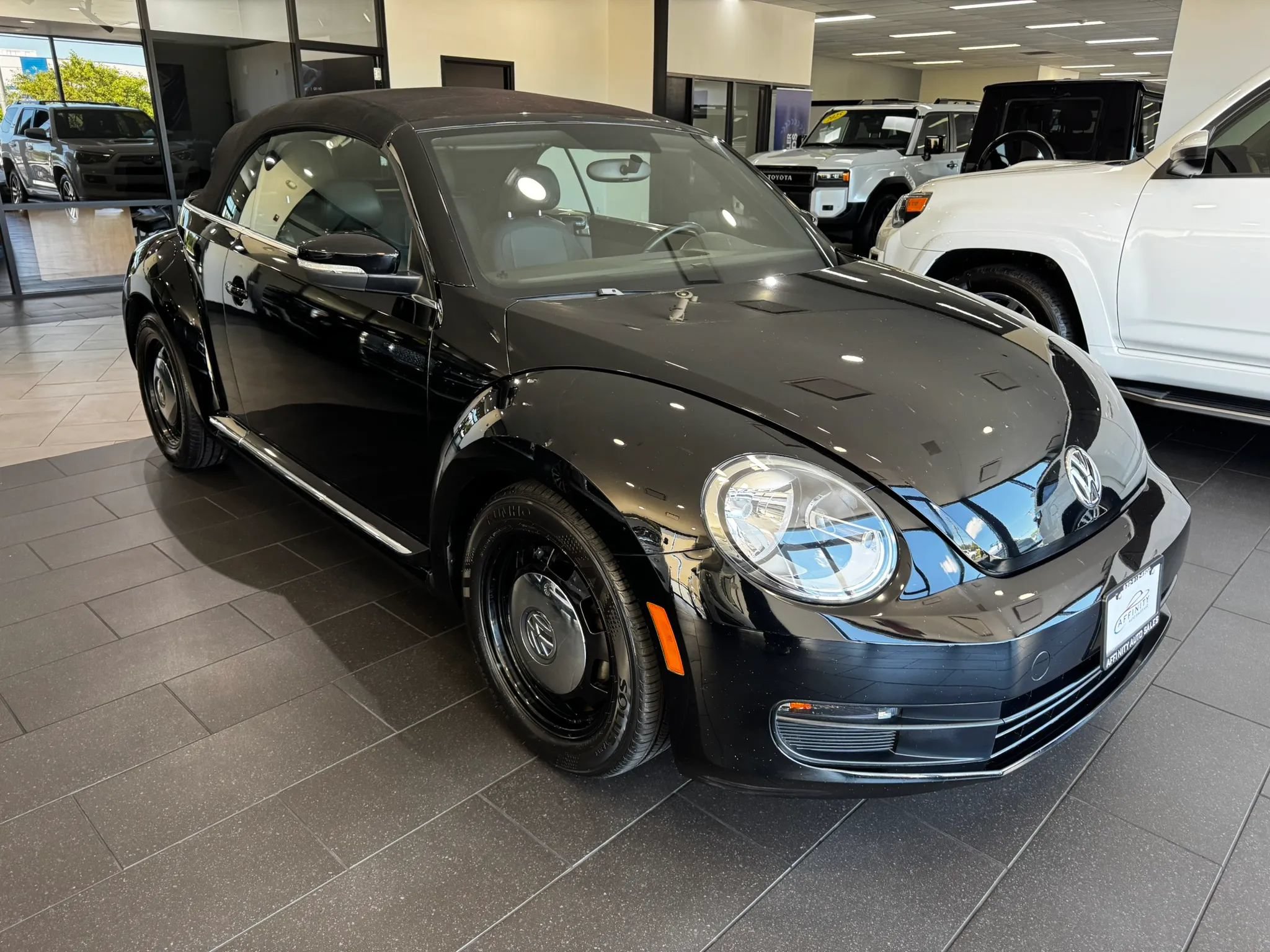 Used 2015 Volkswagen Beetle 1.8T FWD image 33