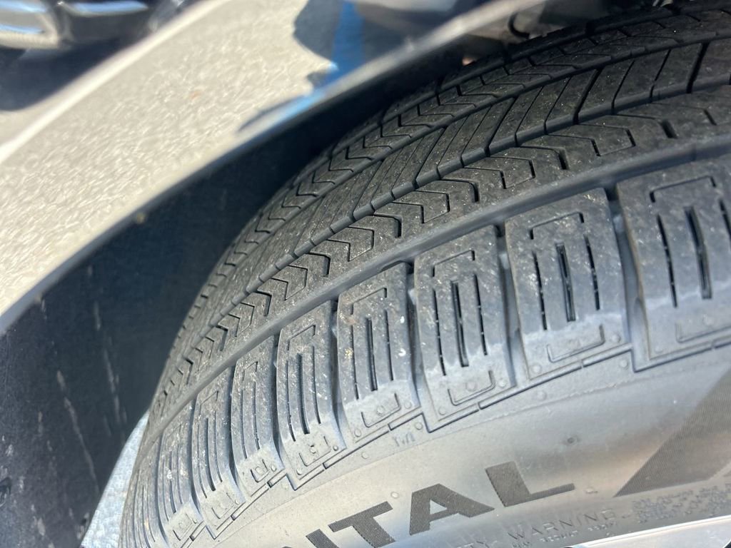 Used 2026 Cadillac Optiq Luxury 1 image 38