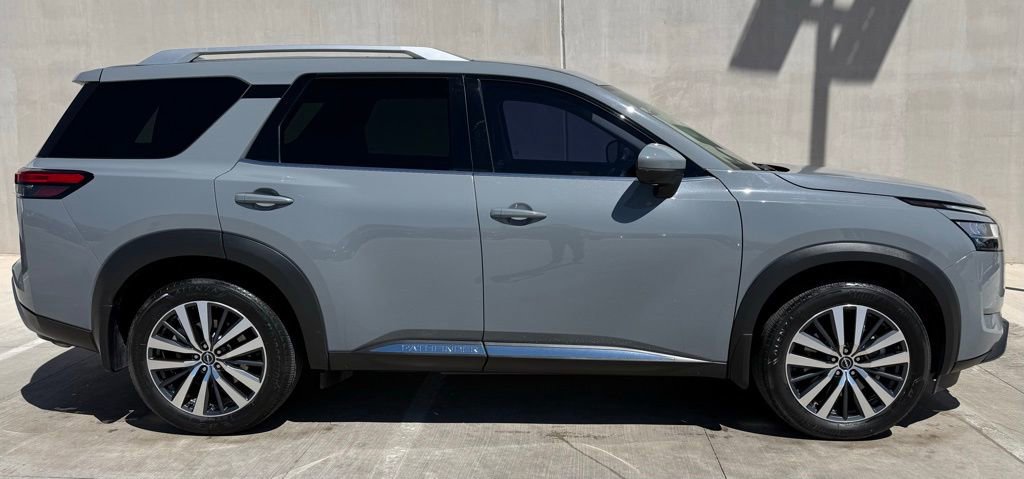 Used 2022 Nissan Pathfinder Platinum w/ Cargo Package image 3