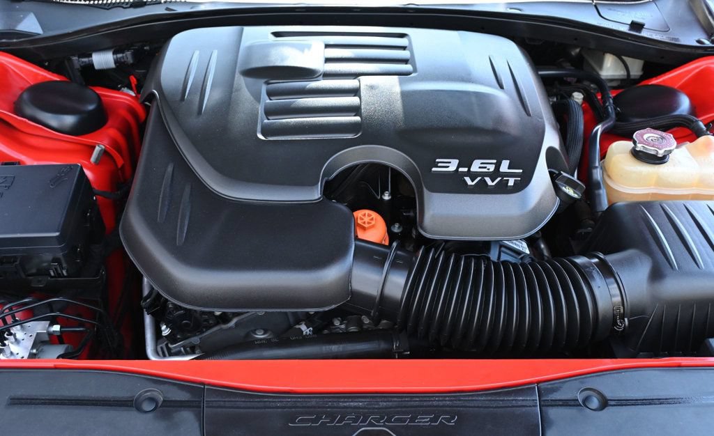 Used 2016 Dodge Charger SXT w/ Blacktop Package RWD image 16