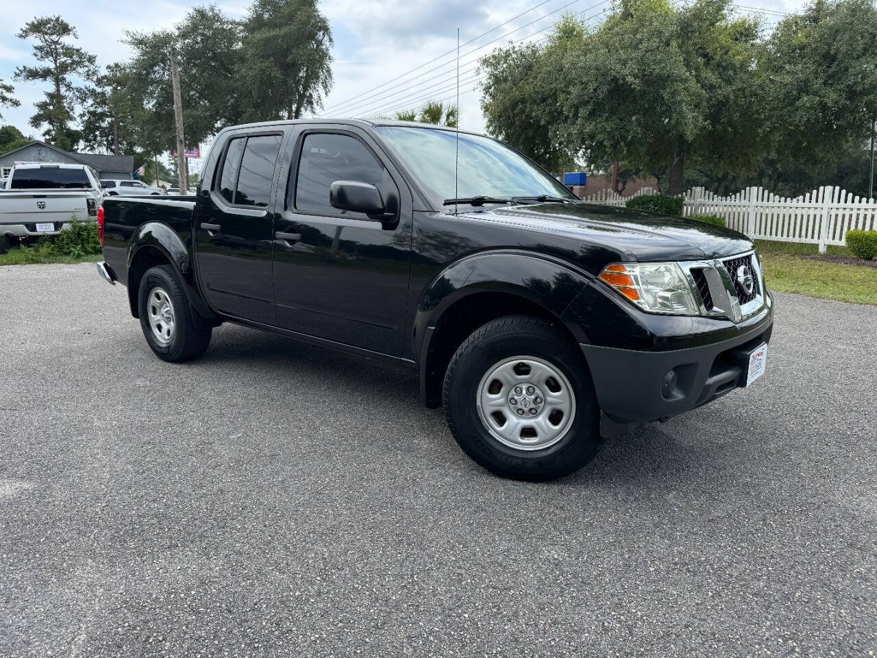 Used 2015 Nissan Frontier S AWD/4WD image 38