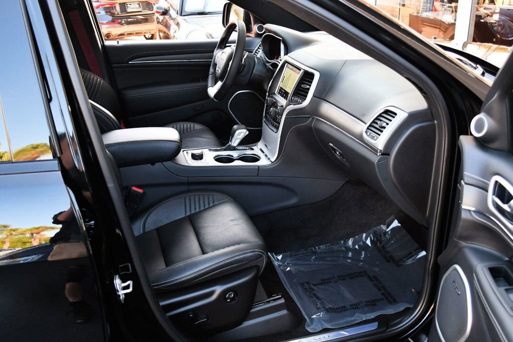 Used 2018 Jeep Grand Cherokee SRT AWD/4WD image 46