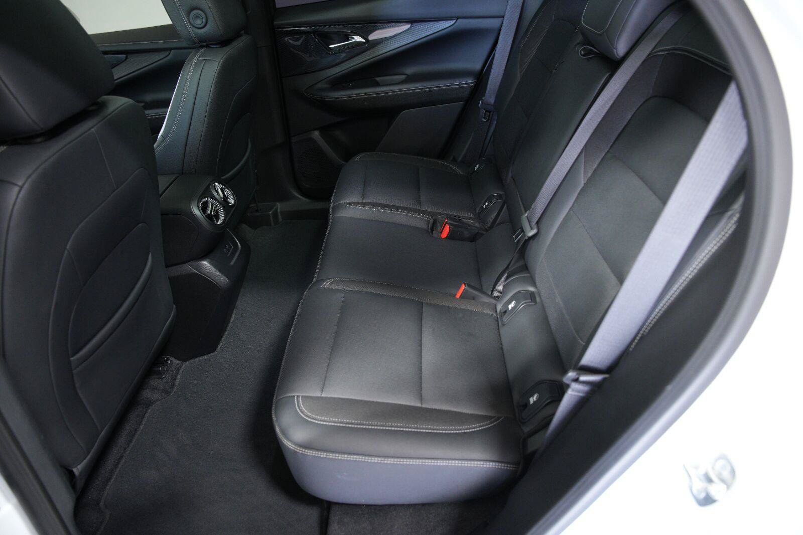 Certified 2024 Chevrolet Blazer EV LT AWD/4WD image 33