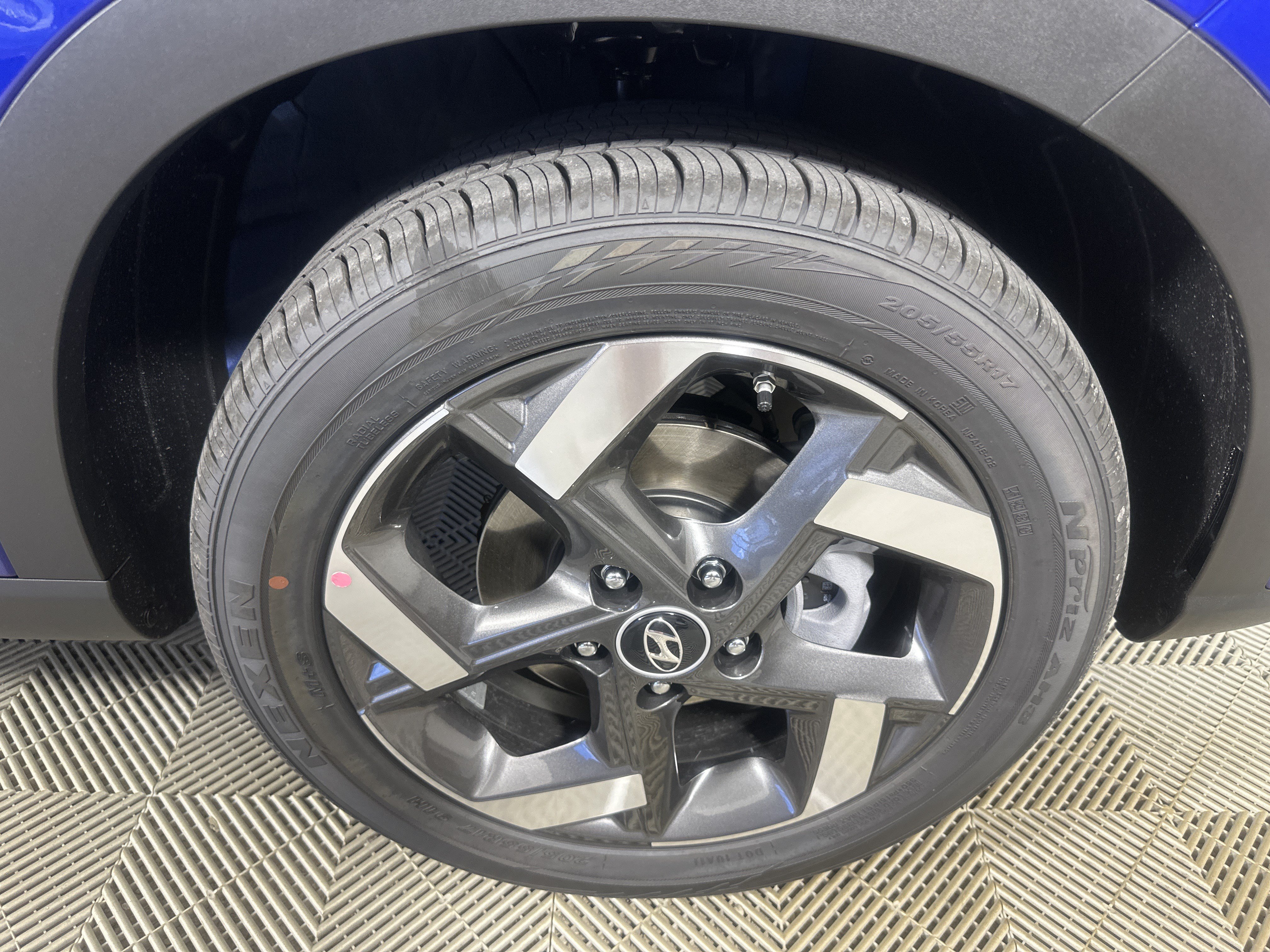 New 2025 Hyundai Venue Limited FWD image 25
