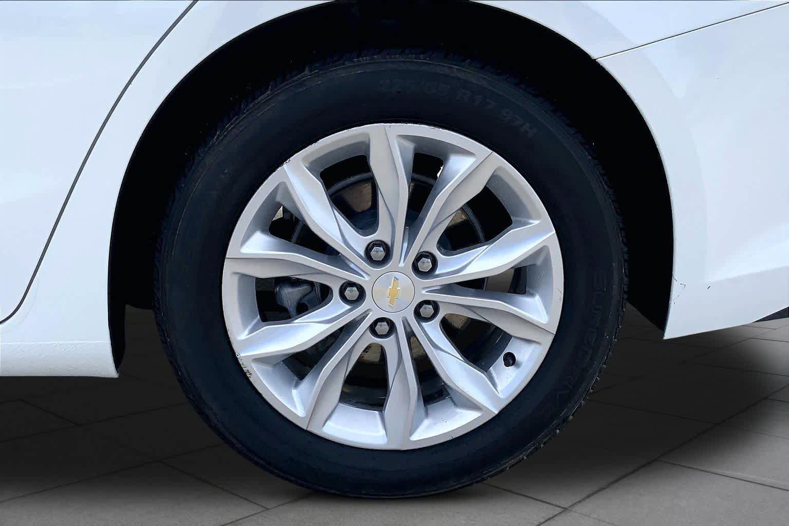 Used 2024 Chevrolet Malibu LT FWD image 11