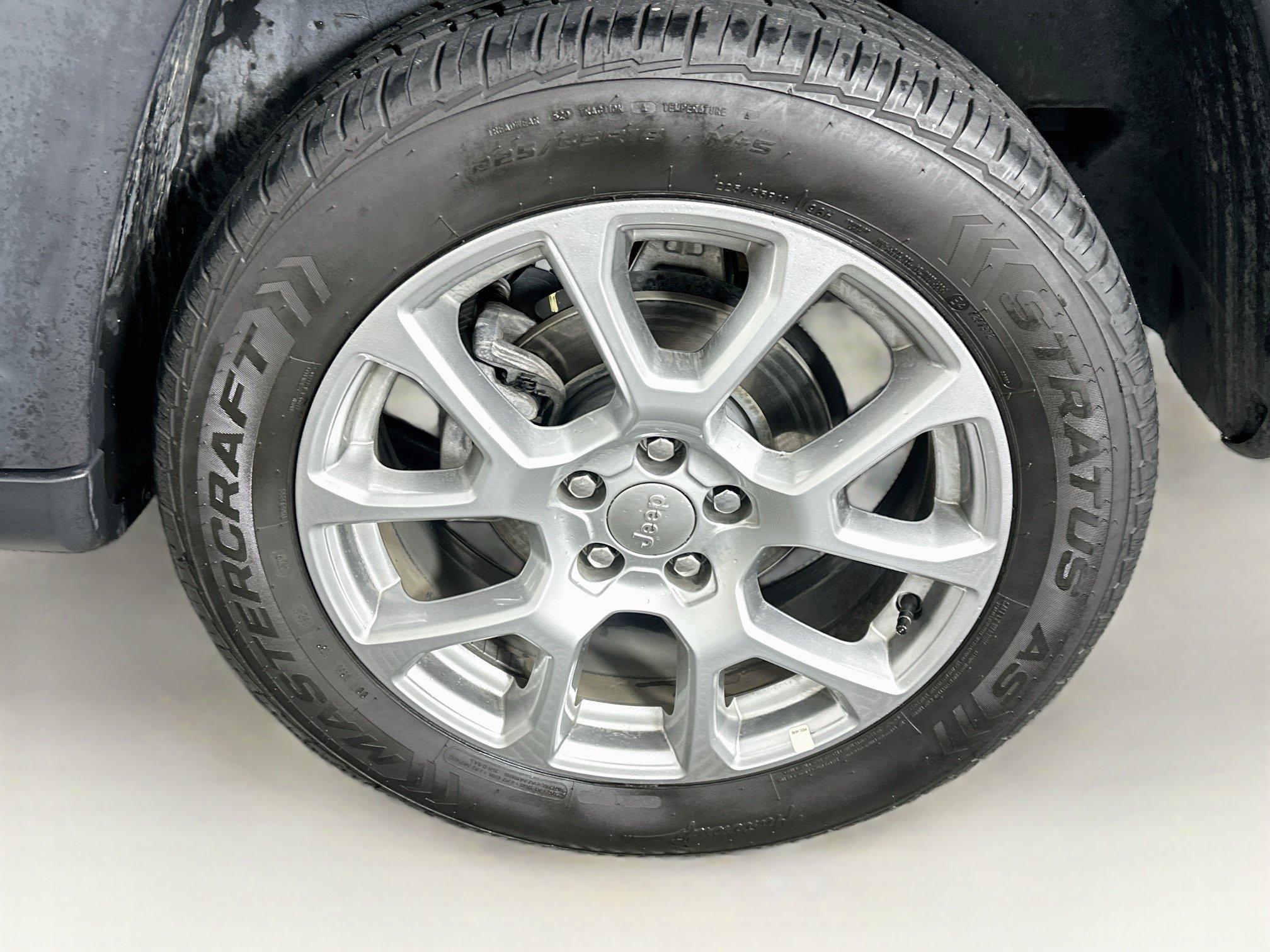 Used 2022 Jeep Compass Latitude AWD/4WD image 11