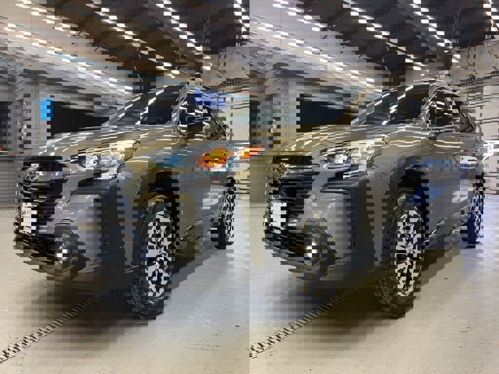 Certified 2025 Subaru Outback Premium w/ Popular Package #1A image 3