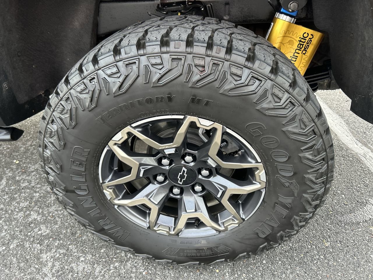 Used 2024 Chevrolet Colorado ZR2 w/ ZR2 Convenience Package III AWD/4WD image 10