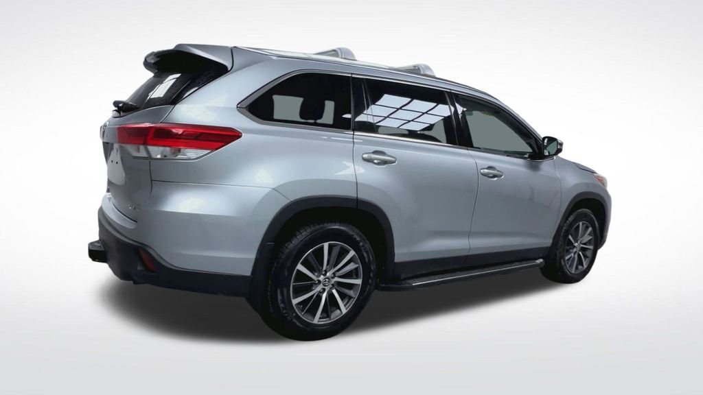 Used 2019 Toyota Highlander XLE image 26