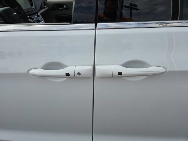 Used 2023 Chrysler Pacifica Touring-L FWD image 36