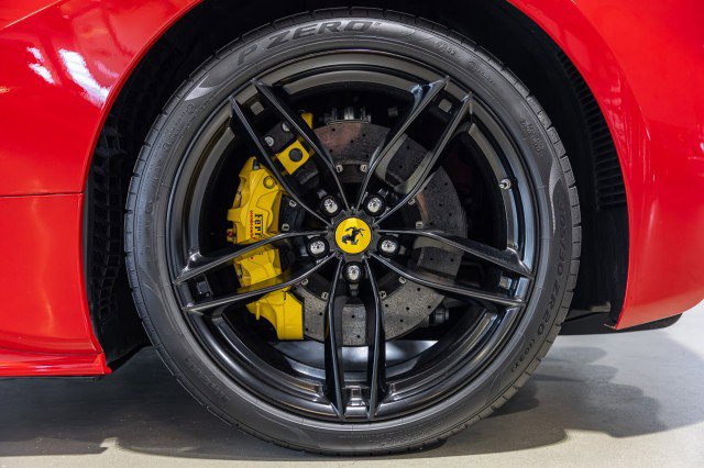 Used 2018 Ferrari 488 GTB RWD image 21