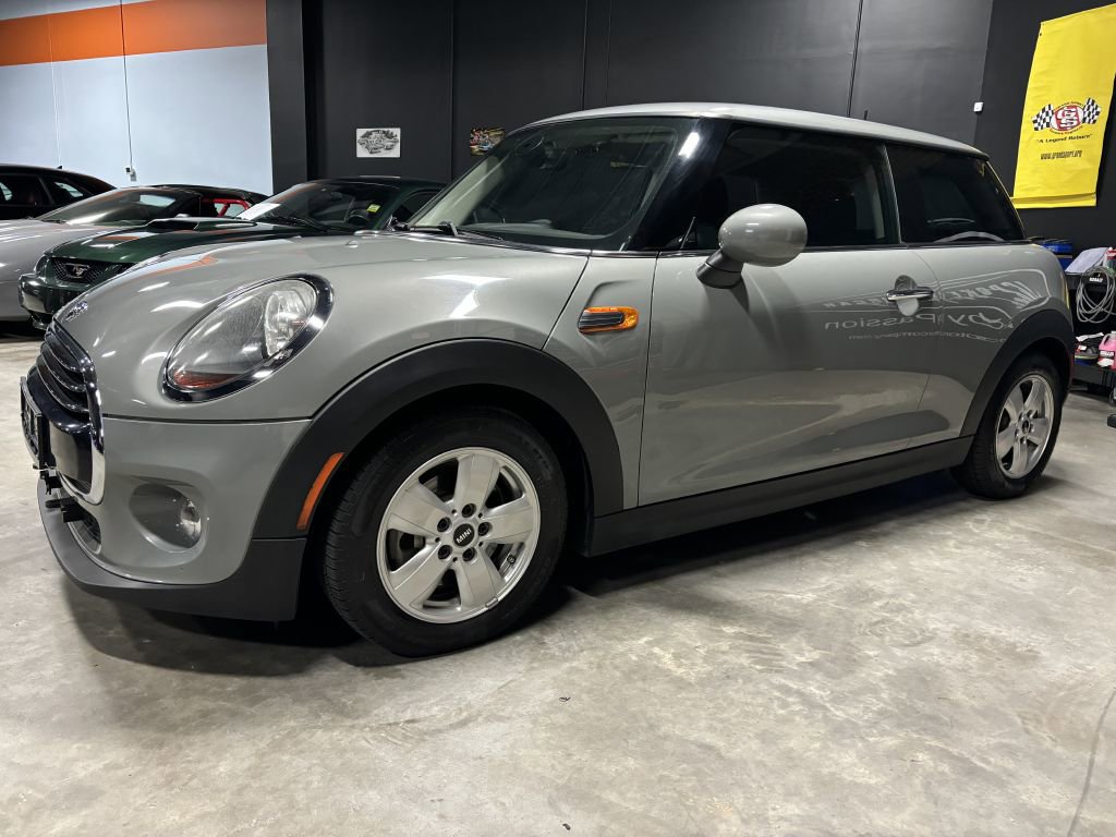 Used 2019 MINI Cooper 2-Door Hardtop w/ Storage Package image 4