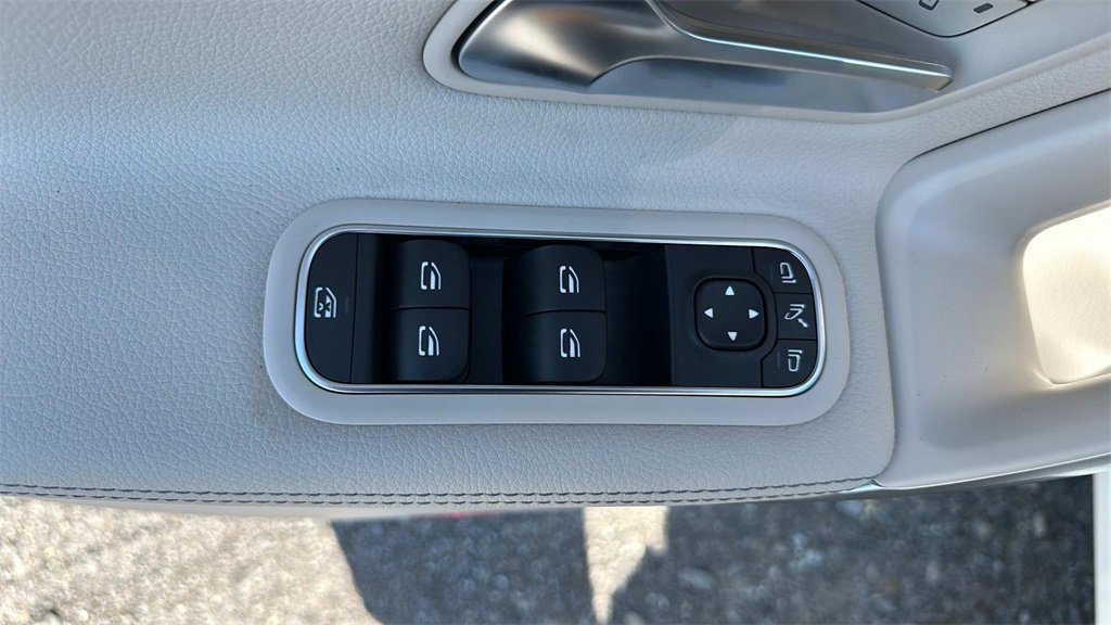 Used 2025 Mercedes-Benz CLA 250 image 12