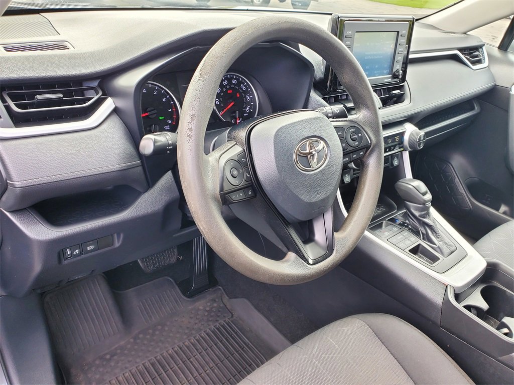 Used 2021 Toyota RAV4 XLE image 11