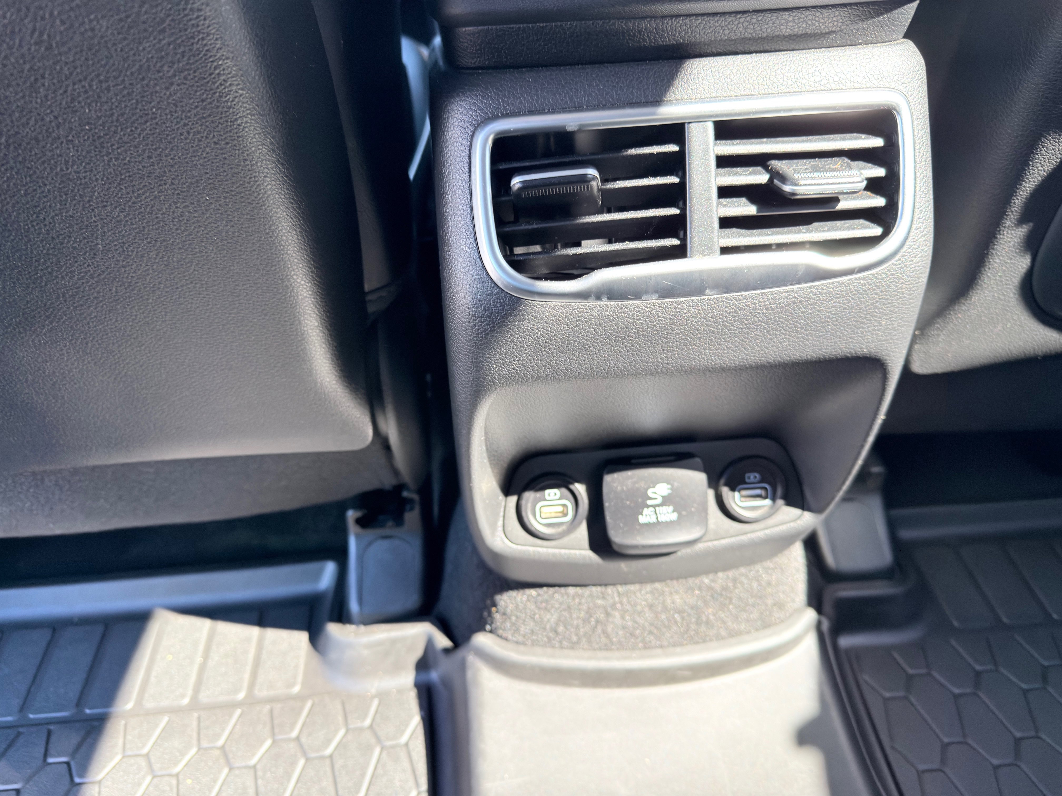 Used 2023 Hyundai Santa Fe Limited image 20