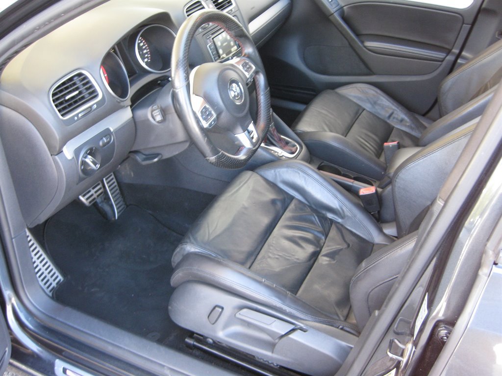 Used 2012 Volkswagen GTI Autobahn FWD image 11