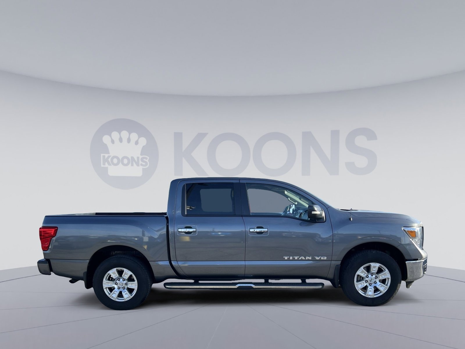 Used 2019 Nissan Titan SV w/ SV Convenience Package image 8