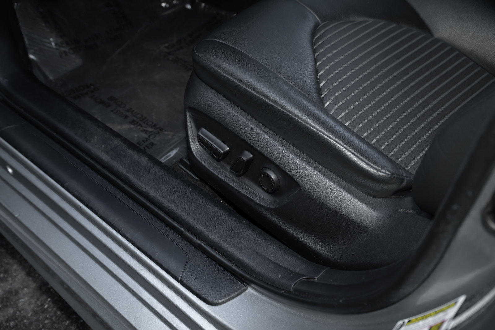 Used 2023 Toyota Camry SE image 20