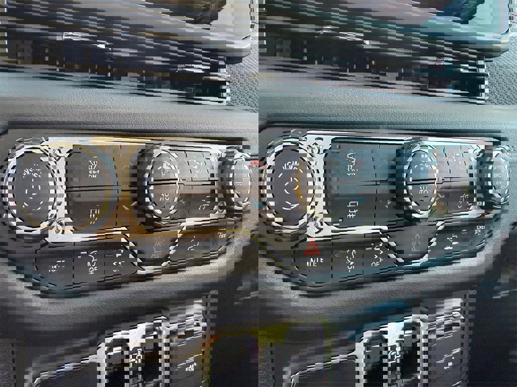 Used 2024 Jeep Wrangler Unlimited Rubicon image 23