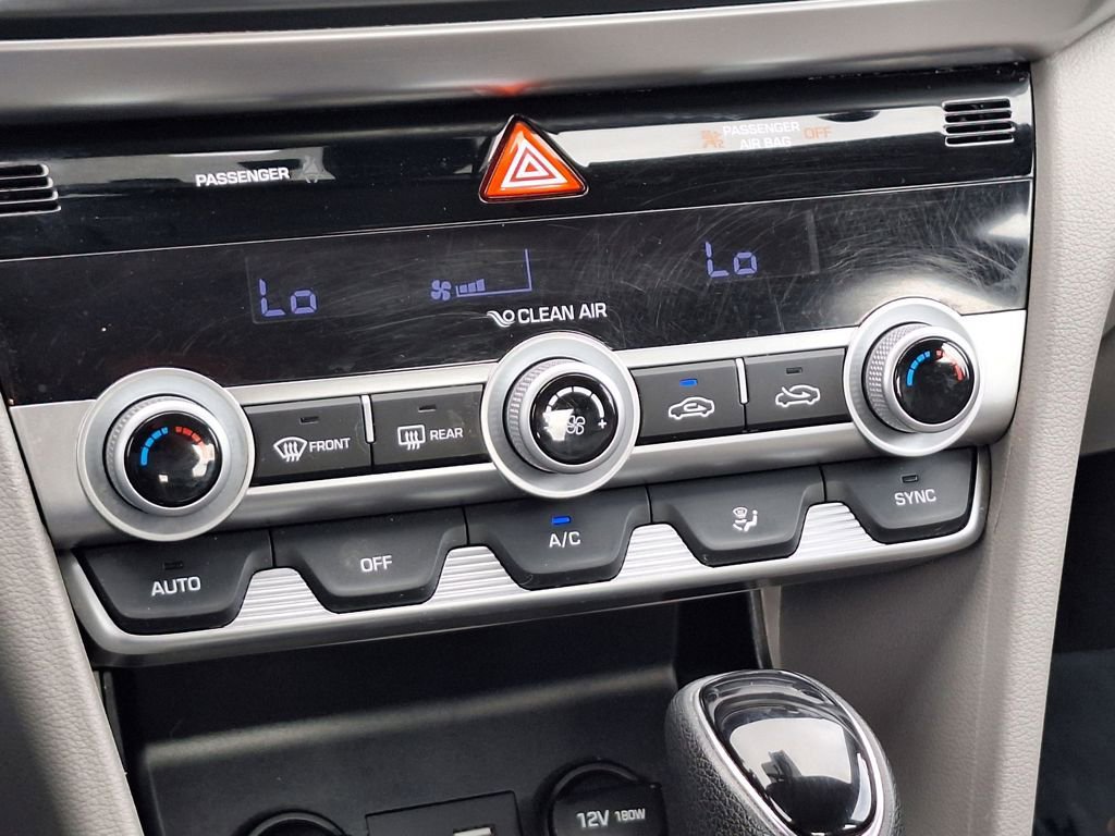 Used 2020 Hyundai Elantra SEL image 21