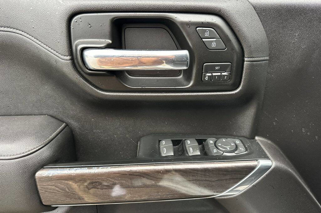 Used 2019 Chevrolet Silverado 1500 LTZ image 11