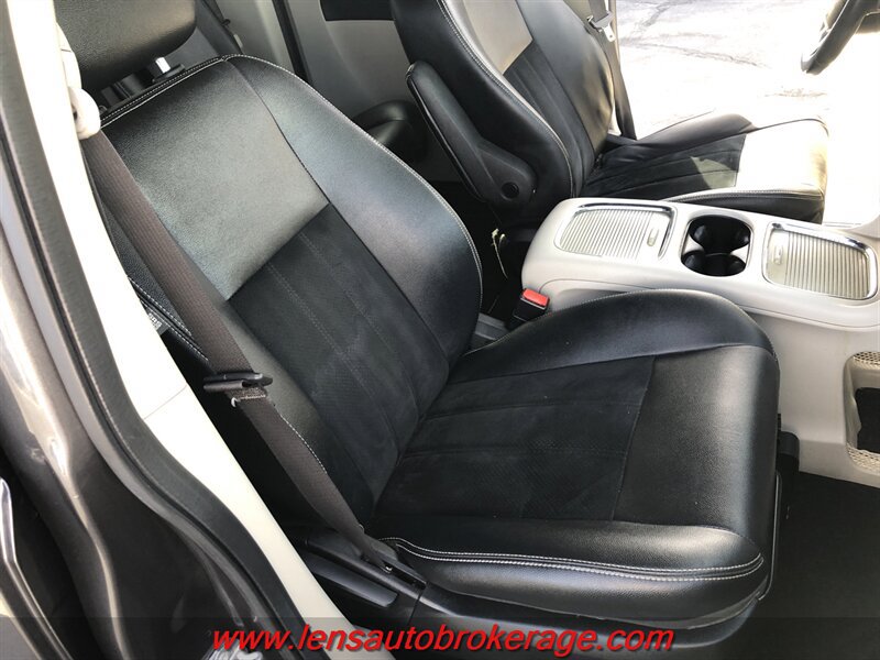 Used 2018 Dodge Grand Caravan SXT FWD image 21