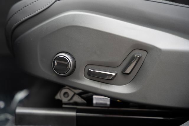 New 2026 Volvo XC60 B5 Plus w/ Protection Package Premier image 34