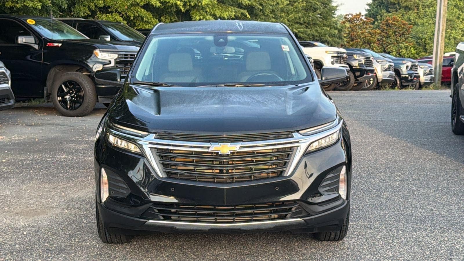 Used 2024 Chevrolet Equinox LT AWD/4WD image 2