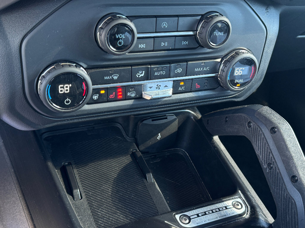 Used 2025 Ford Bronco Badlands image 22