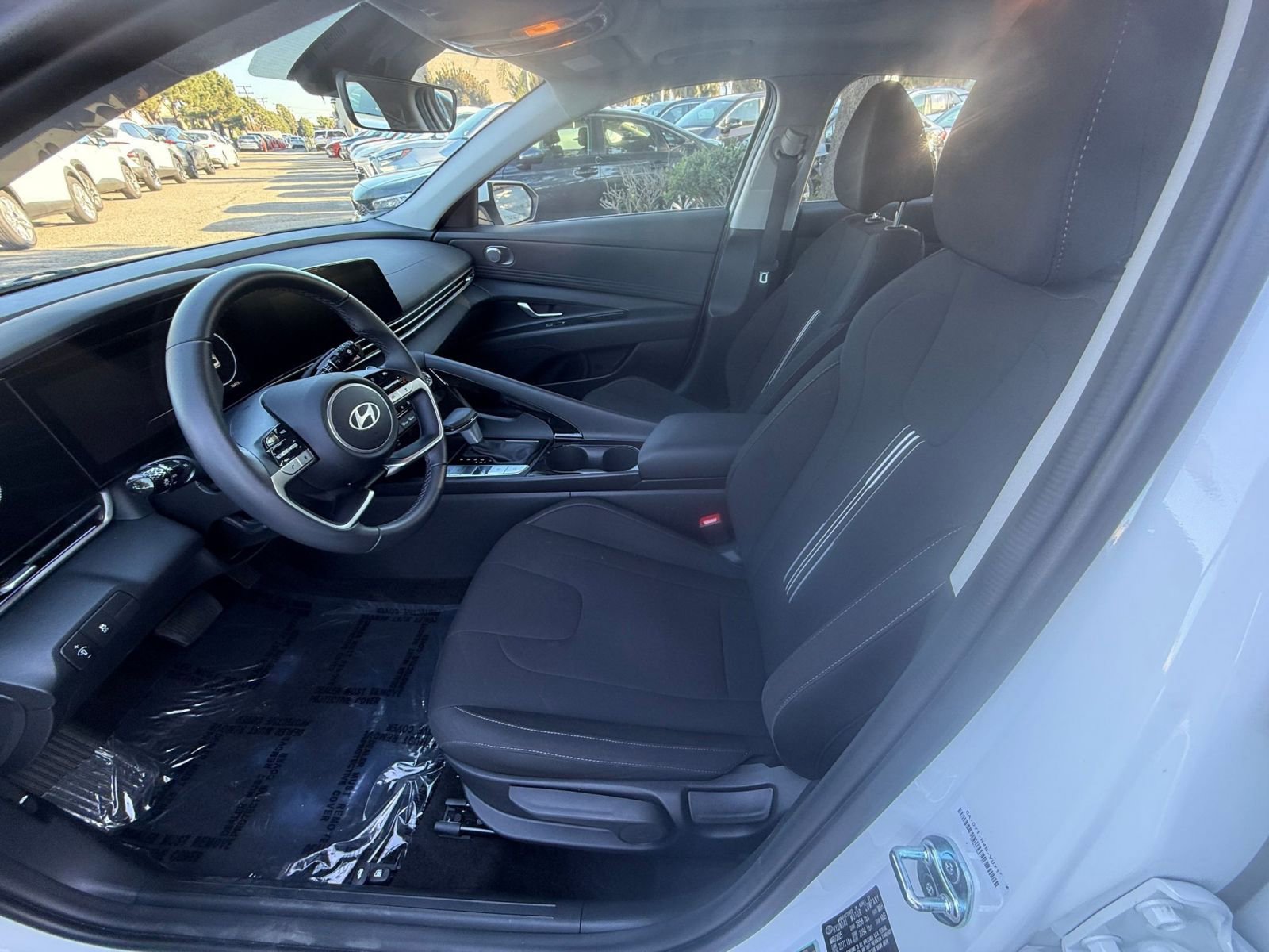 Used 2025 Hyundai Elantra SEL image 23