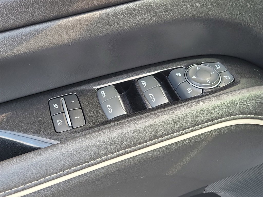 Used 2021 Cadillac Escalade Premium Luxury w/ LPO, Illumination Package image 13