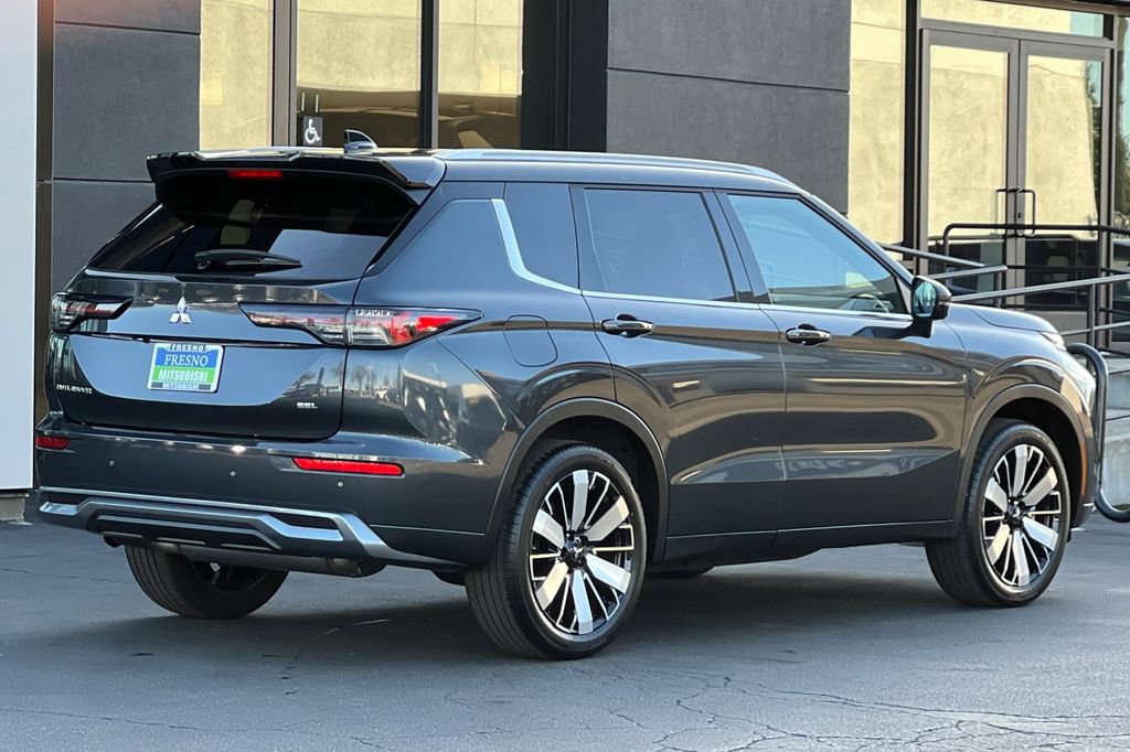New 2026 Mitsubishi Outlander SEL image 5