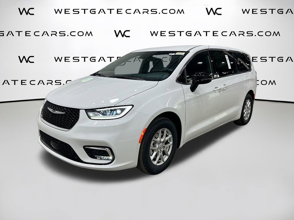 New 2026 Chrysler Pacifica Select