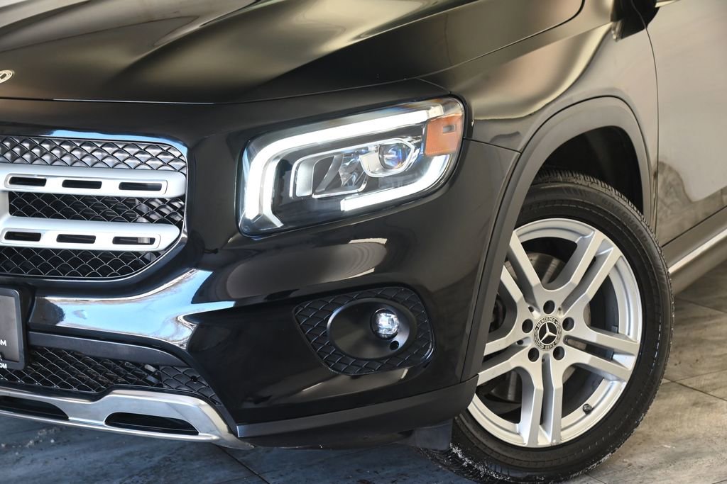 Used 2023 Mercedes-Benz GLB 250 4MATIC image 2