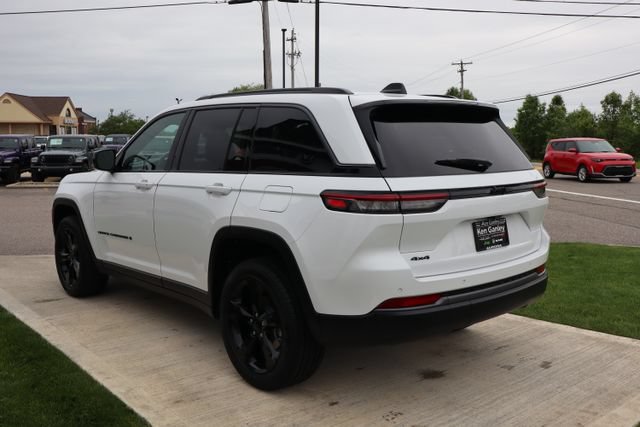 New 2026 Jeep Grand Cherokee Limited w/ Limited Altitude Package AWD/4WD image 30