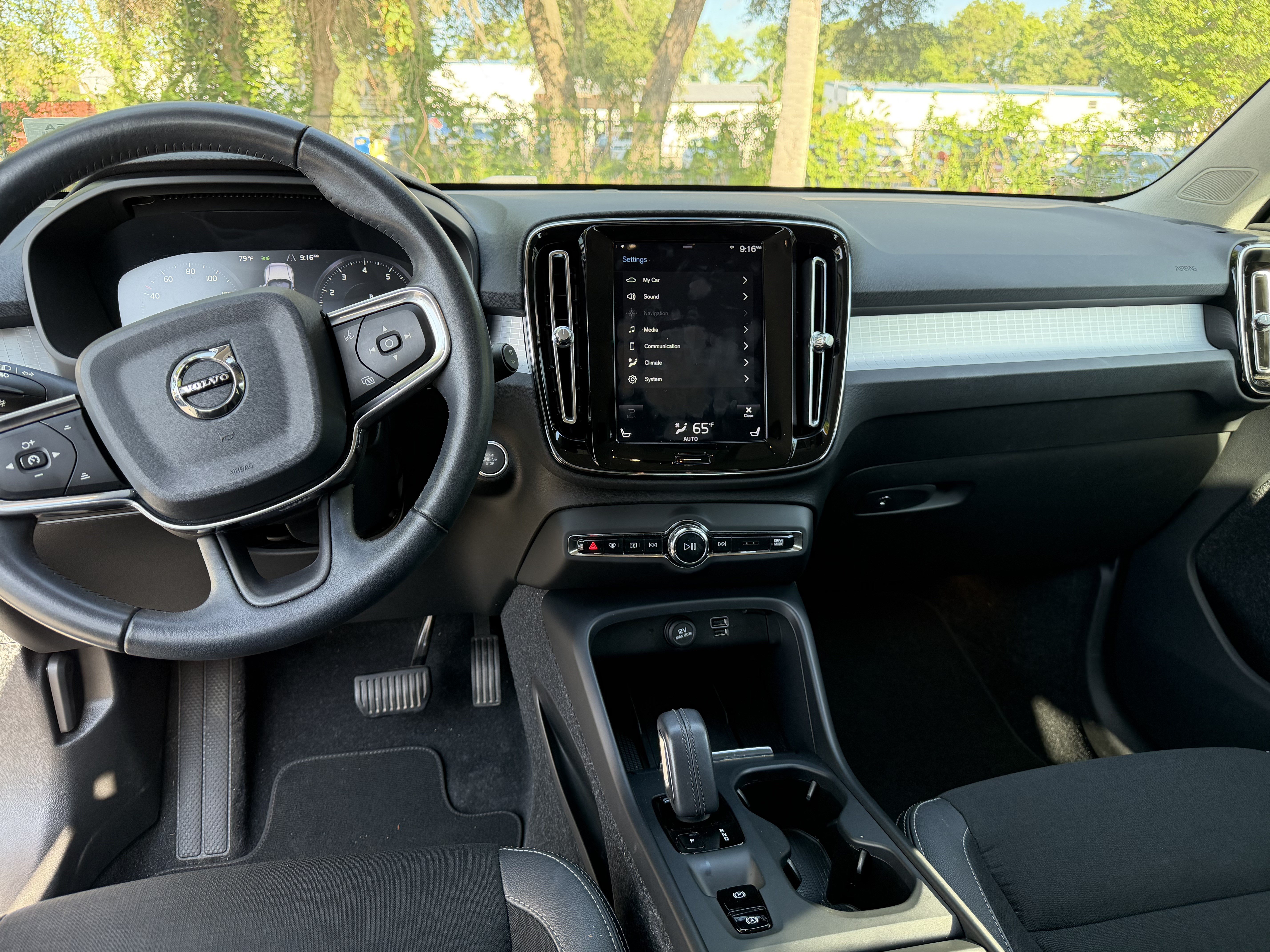 Used 2020 Volvo XC40 T5 Momentum AWD/4WD image 27
