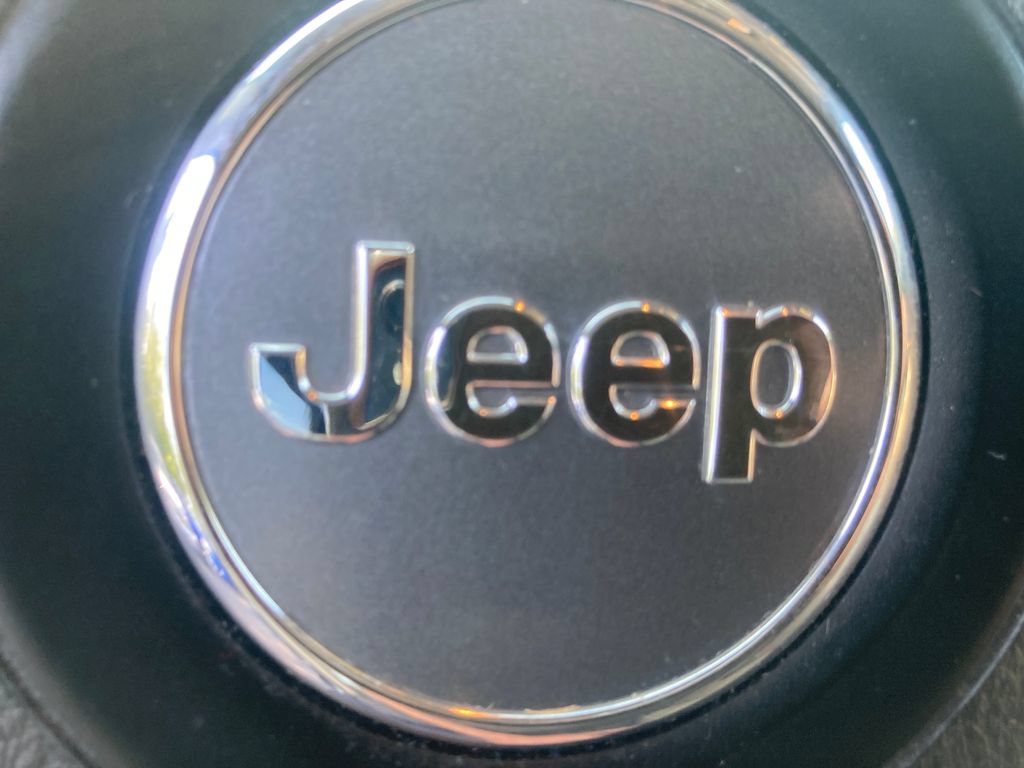 Used 2015 Jeep Grand Cherokee Limited AWD/4WD image 28