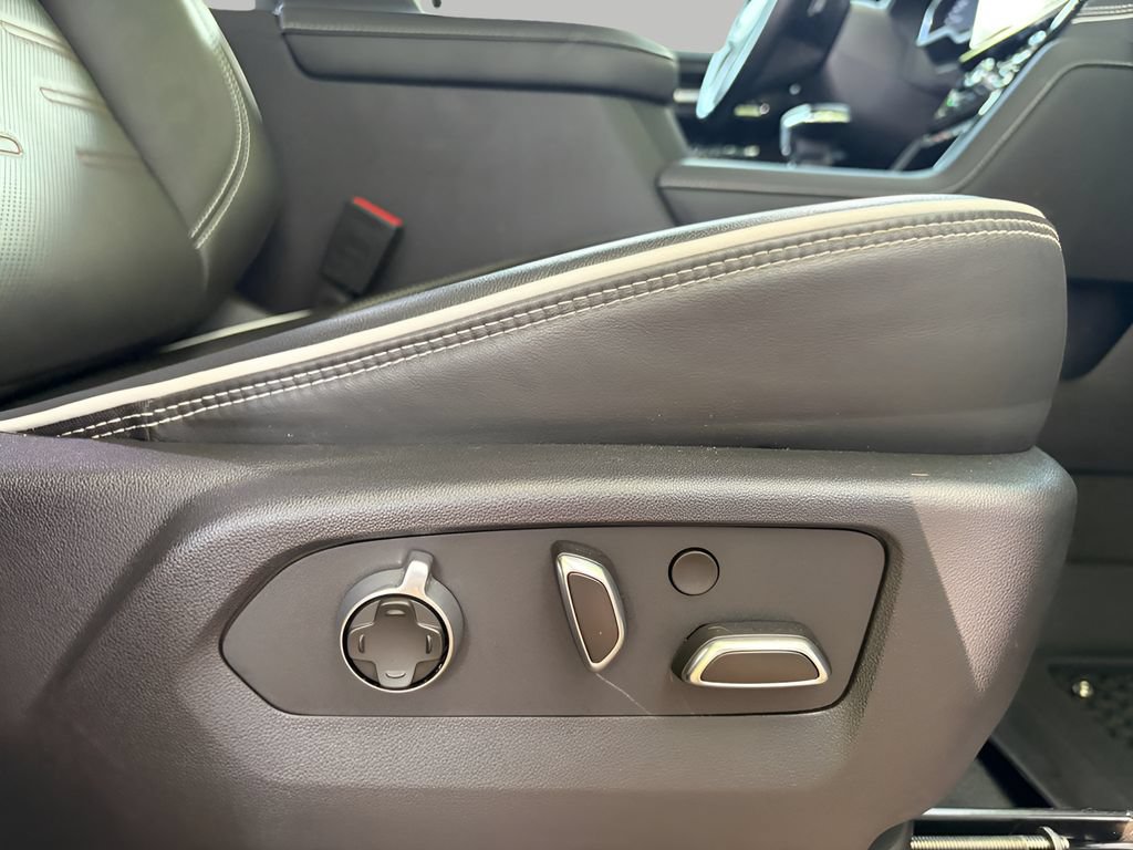 Used 2024 GMC Sierra 1500 AT4X AWD/4WD image 10