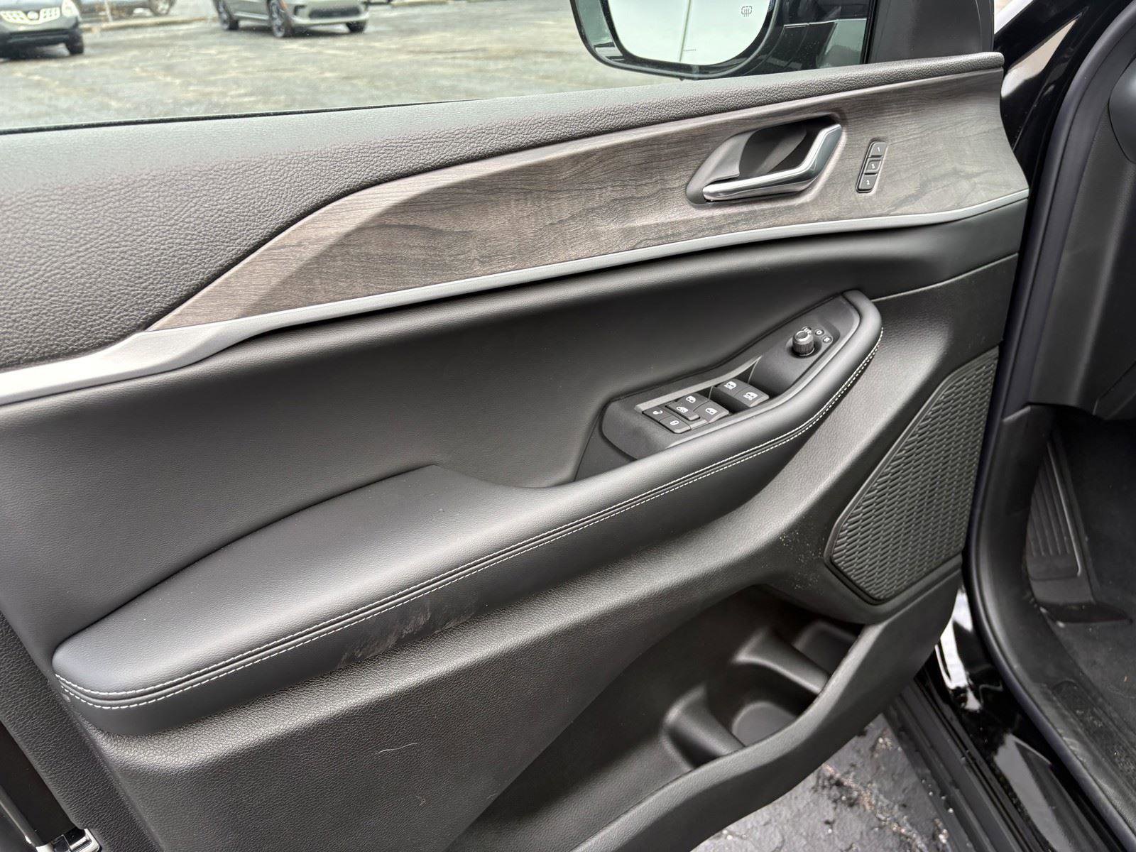 New 2025 Jeep Grand Cherokee L Limited w/ Trailer Tow Package image 14