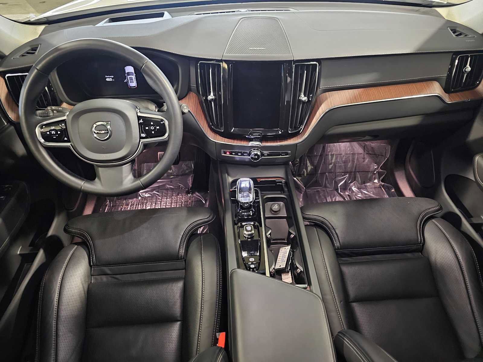 Used 2024 Volvo XC60 B5 Ultimate w/ Protection Package Premier image 10
