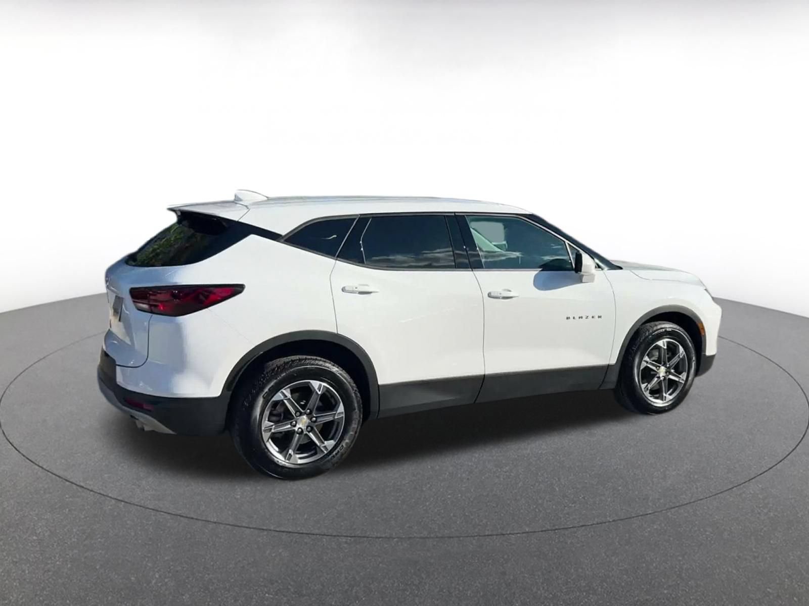 Used 2026 Chevrolet Blazer LT AWD/4WD image 13