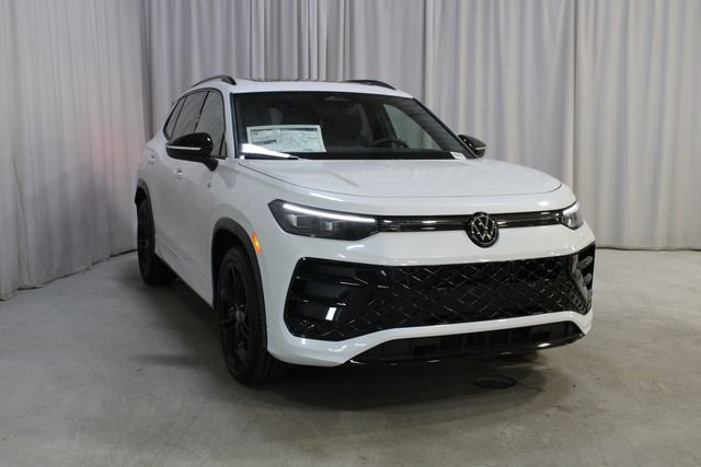 New 2026 Volkswagen Tiguan SE R-Line FWD image 38