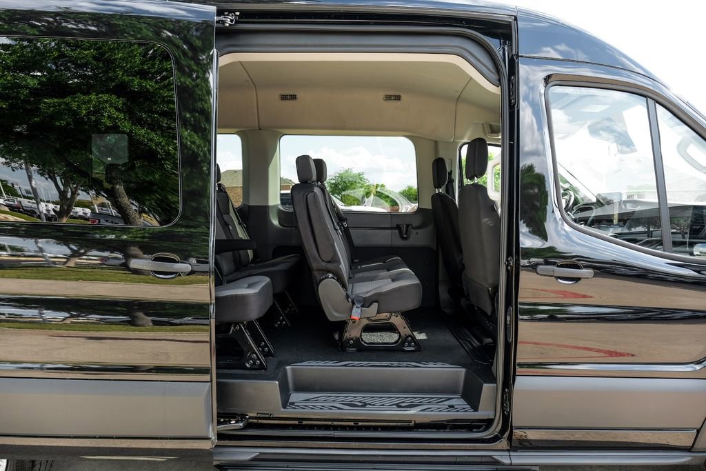 Used 2023 Ford Transit 350 XLT image 38