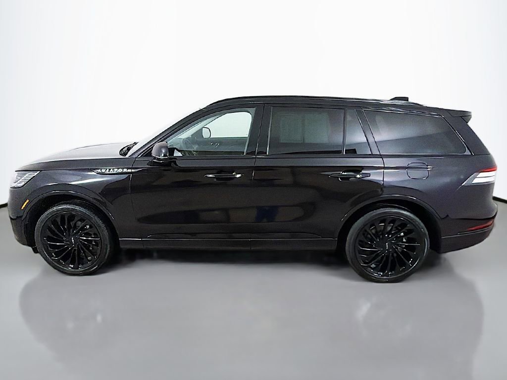 Used 2025 Lincoln Aviator Reserve w/ Jet Appearance Package image 14
