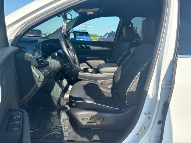 Used 2026 Buick Enclave Preferred AWD/4WD image 11
