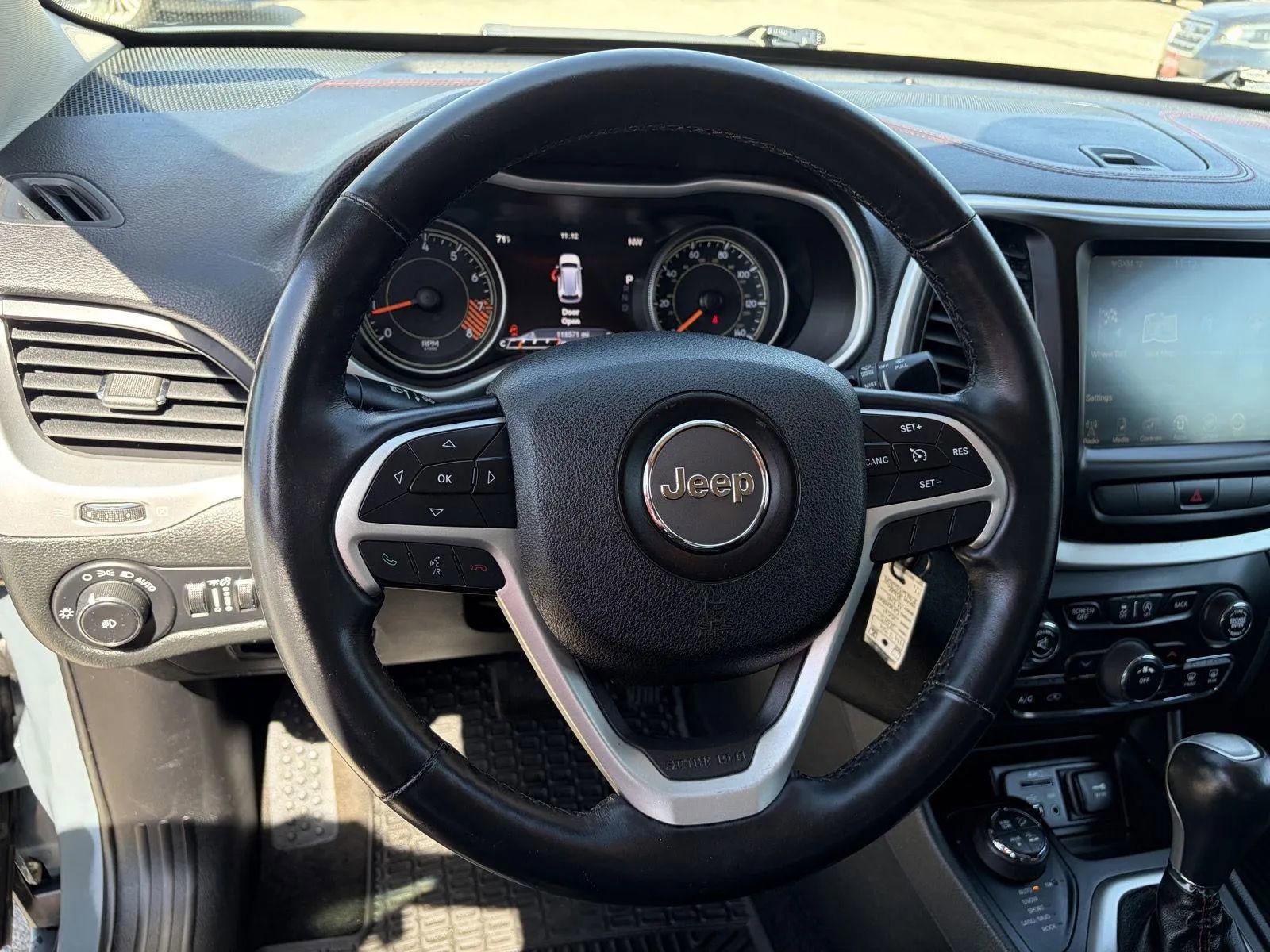 Used 2015 Jeep Cherokee Trailhawk w/ Cold Weather Group image 12