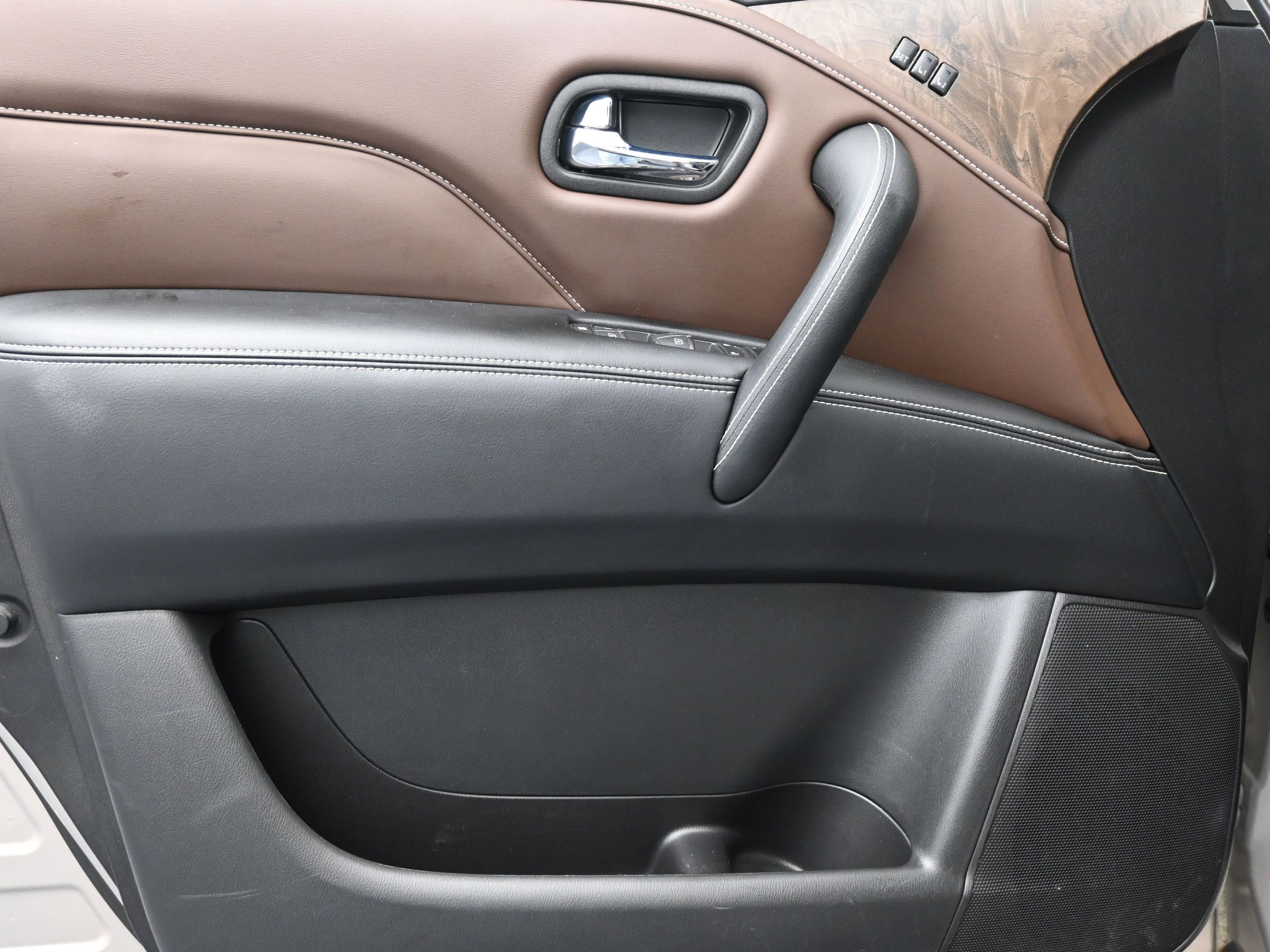 Used 2023 INFINITI QX80 Premium Select w/ All-Season Package image 20