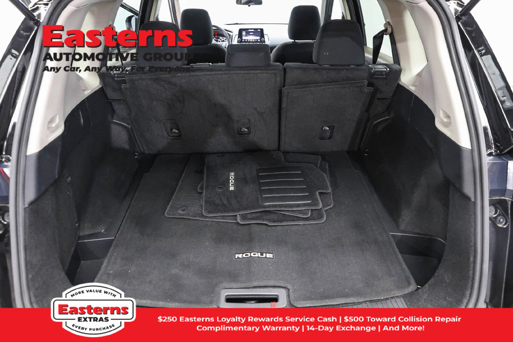 Used 2023 Nissan Rogue S AWD/4WD image 10